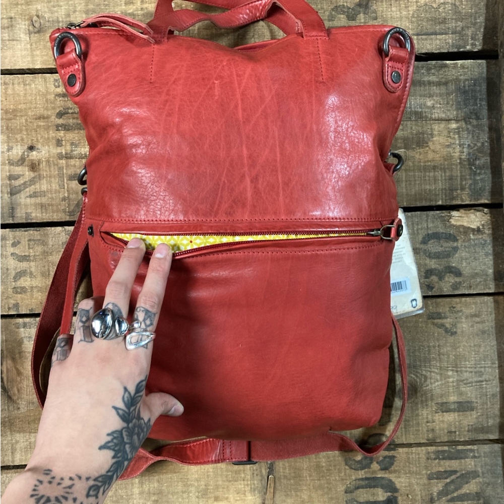 GRAPEFRUIT | Racing red | Aunts & Uncles - Picture 7 of 10